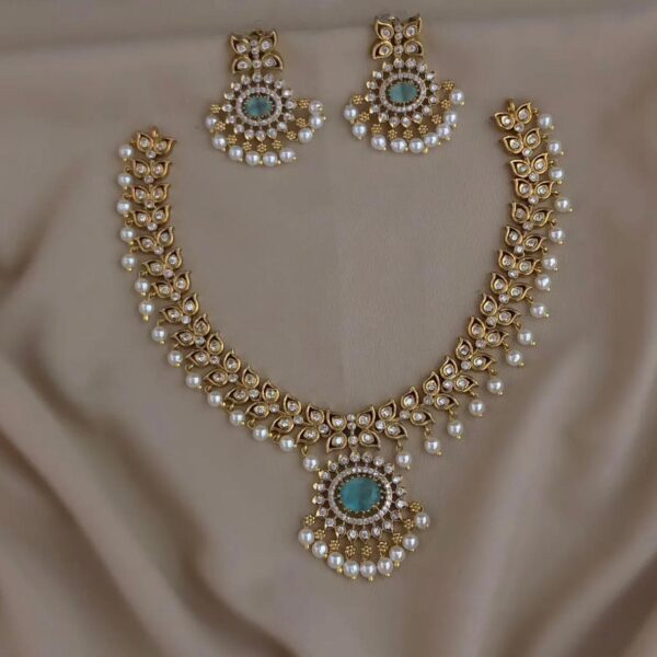 Classic Pearl Necklace Set