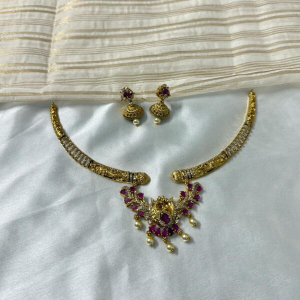 Elegant Gold-Plated Kante Necklace