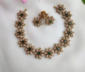 Floral diamond necklace