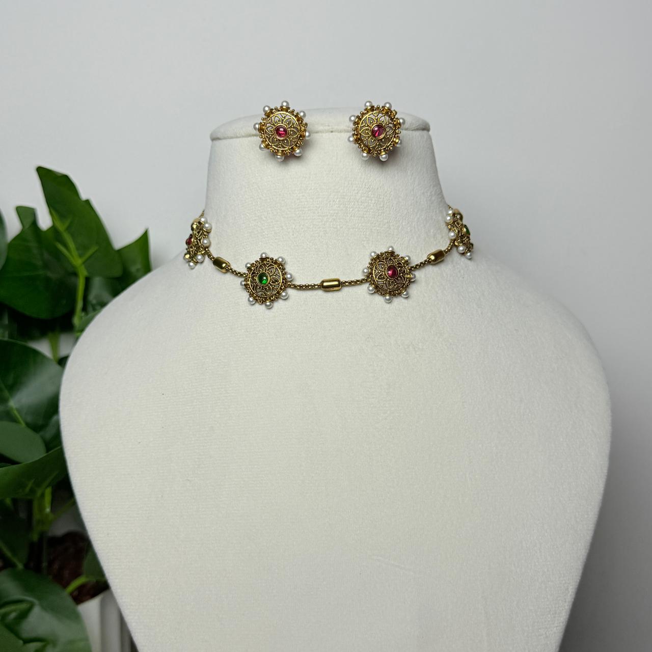Kemp & Pearl Short Necklace Set
