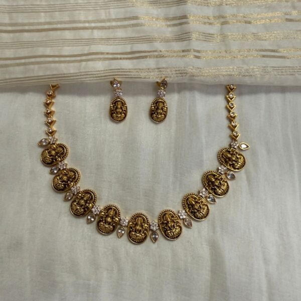 White Blossom Floral Choker